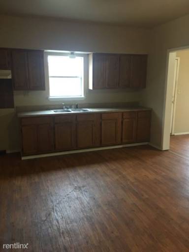 Main picture of 855 27th St NW