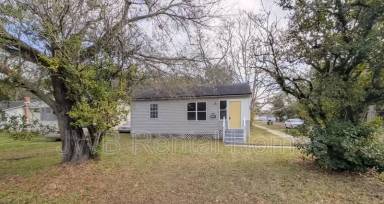 Main picture of 3803 N Davis St