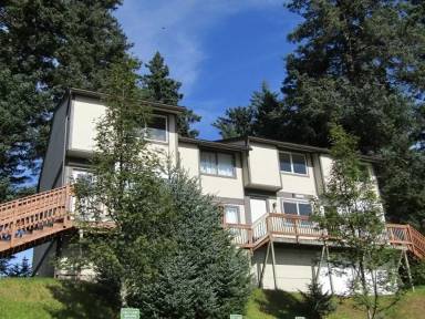 Main picture of 1820 Larch St