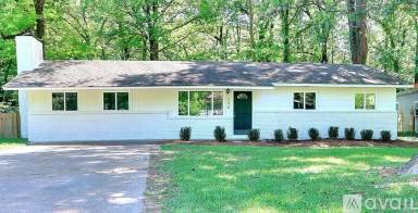 Main picture of 303 Clinton Blvd