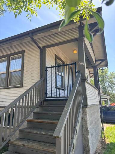 Main picture of 1115 SE Roberts Ave