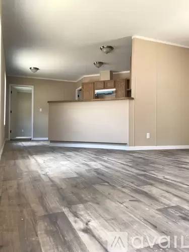 Main picture of 455 W Davis Loop