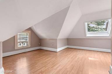 Main picture of 32 Wellington St
