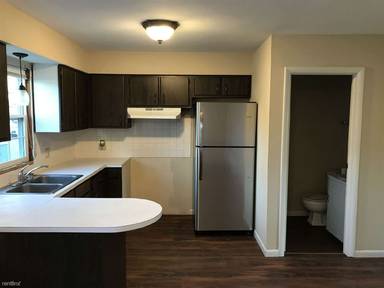 Main picture of 1024 Columbus Cir N