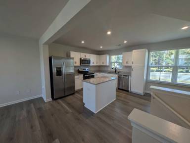 Main picture of 2059 Langer St