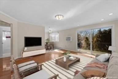 Main picture of 6 Fernview Ave