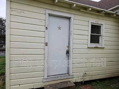 Main picture of 1419 Laredo St