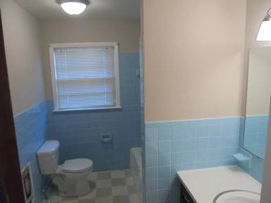 Main picture of 834 Graves St