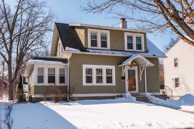 Main picture of 1128 2nd St NW