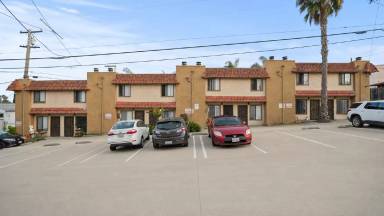 Main picture of 3791 Boundary St