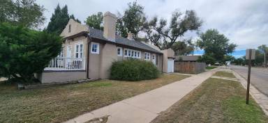 Main picture of 2327 West St