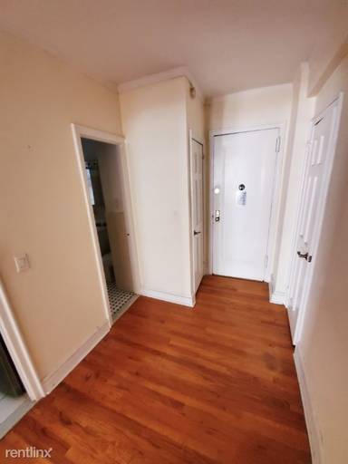 Main picture of 124 E 24th St