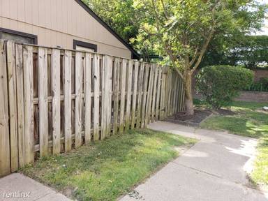 Main picture of 456 West Ct