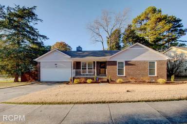 Main picture of 108 Savoy Cir NE