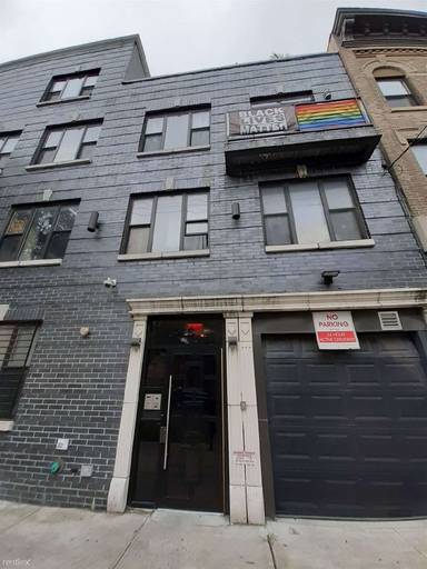 Main picture of 508 Seneca Ave