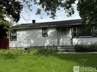 Main picture of 1 Salem Rd