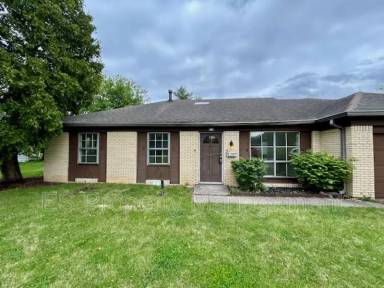 Main picture of 825 Sweetbriar Ave