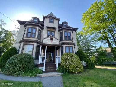 Main picture of 39 Pond St