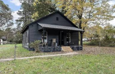 Main picture of 617 Orange Heights Loop