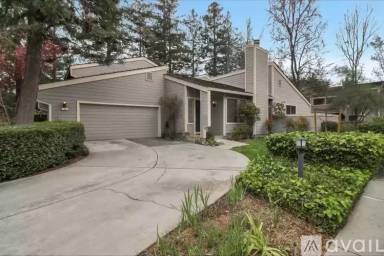 Main picture of 109 Lancewood Pl