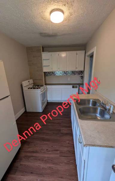 Main picture of 7712 Lawn Ave