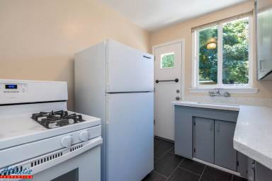 Main picture of 220 W California Ave