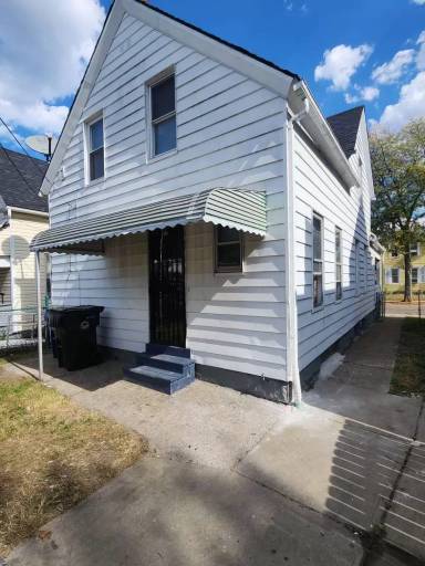Main picture of 1016 E 72nd St