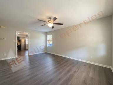 Main picture of 601 Larchwood Dr