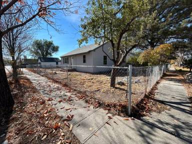 Main picture of 120 N 9th St W