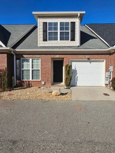 Main picture of 810 Landing Dr