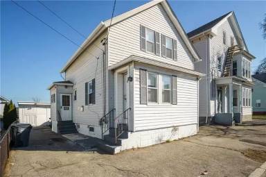 Main picture of 111 Metcalf St