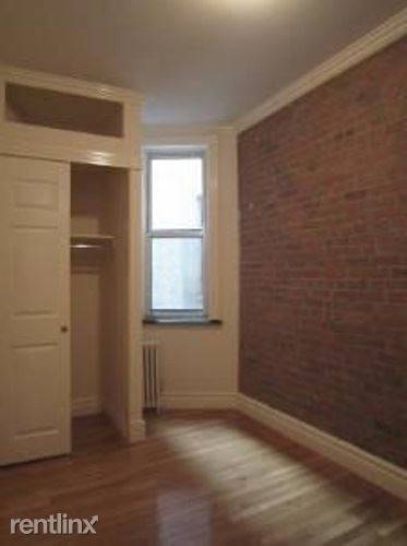 Main picture of 212 E 25th St