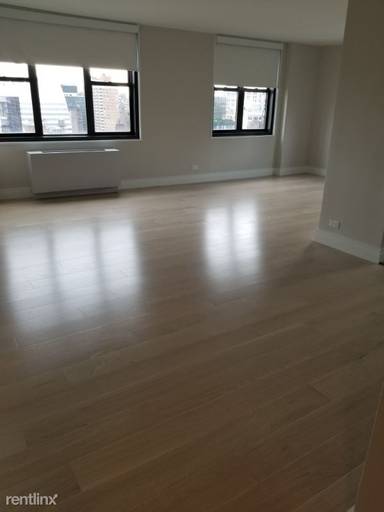 Main picture of 250 E 30th St