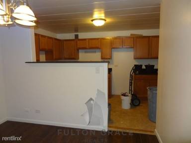 Main picture of 6031 N Kenmore Ave