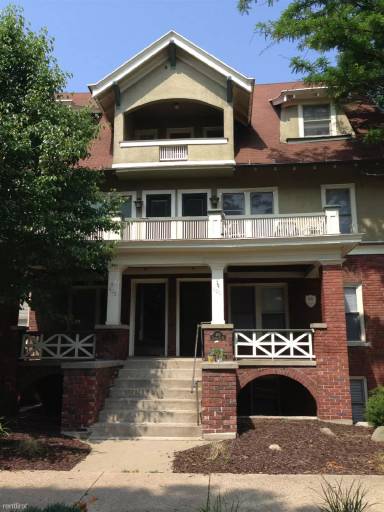 Main picture of 454 Wealthy St SE