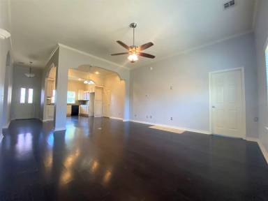 Main picture of 1301 SW Apache Dr