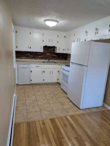 Main picture of 246 Salem St