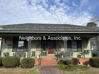 Main picture of 307 E Parrish Dr