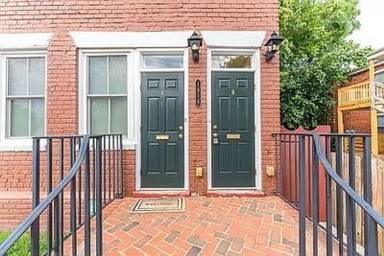 Main picture of 1816 W Cary St