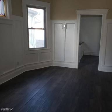 Main picture of 352 S 10th Ave