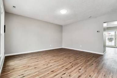 Main picture of 8801 Trimble Way
