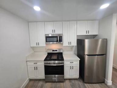 Main picture of 9607 S Broadway