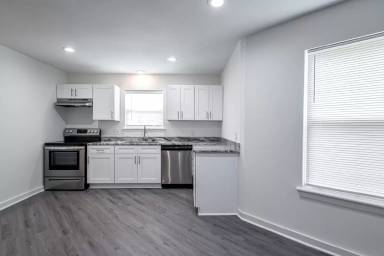 Main picture of 21 Towne Park Ct