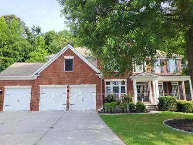 Main picture of 4445 Agard St