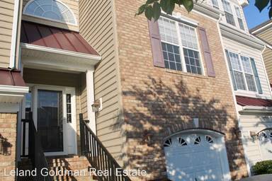 Main picture of 909 Buckhurst Ln