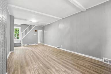 Main picture of 326 Rusling St