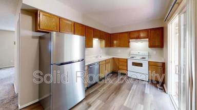 Main picture of 445 W Van Buren St