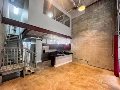Main picture of 2515 SW 35th Pl