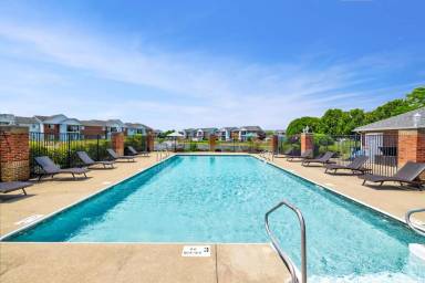 Main picture of 7935 Circle Front Ct