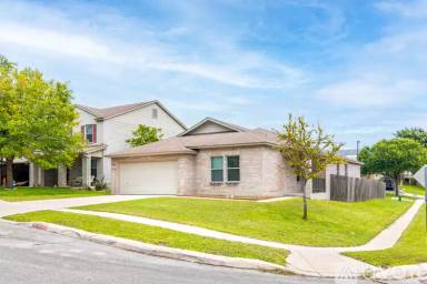 Main picture of 11500 Forest Br
